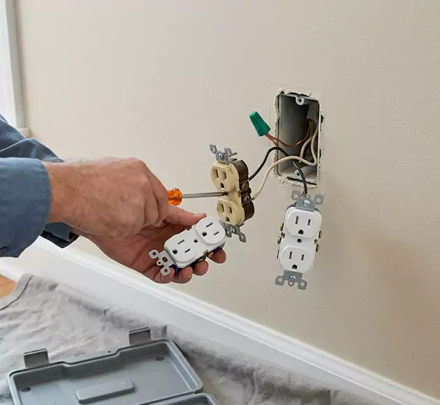 Professional Outlet Replacement: Your Local Swap-Out Team in Delaware, OH